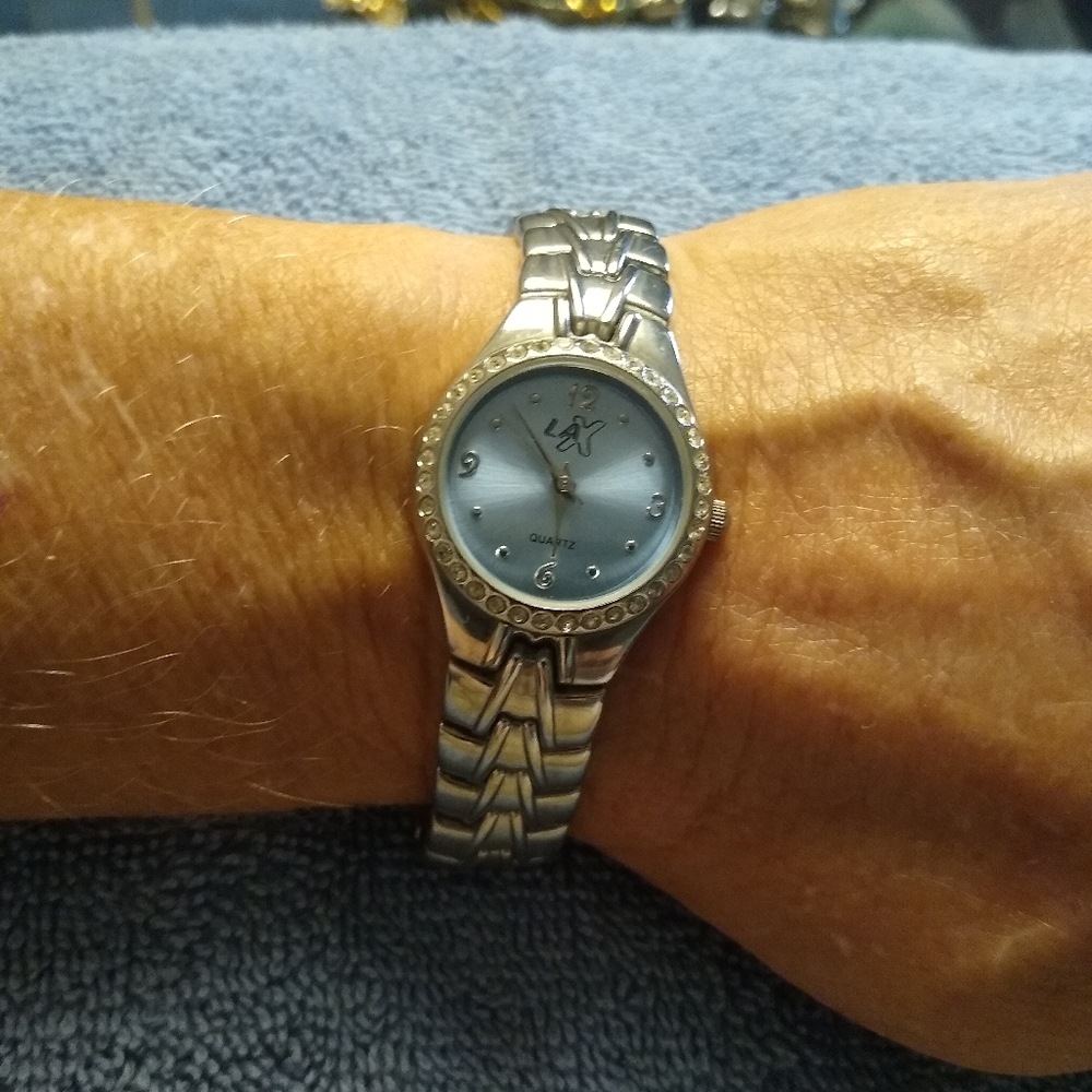 LAX*LA Express vintage ladies Watch w/blue face